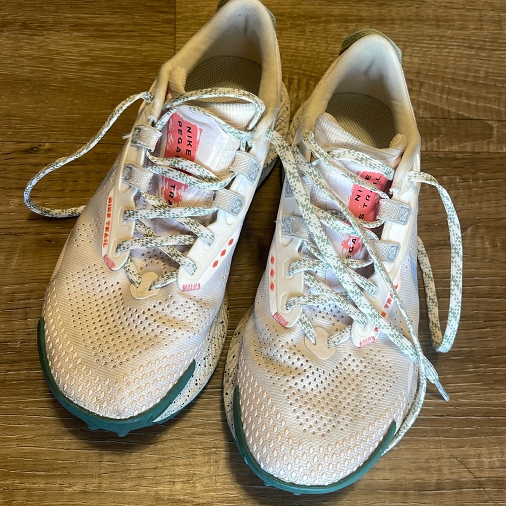 Nike Women's White Pink and Teal Athletic Running Shoes